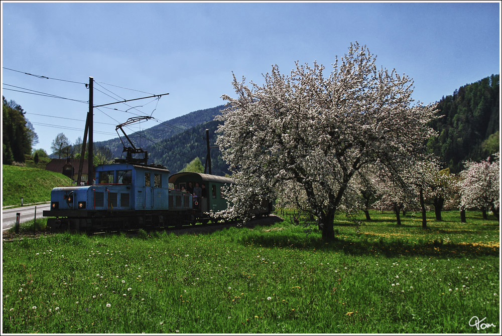 Anlsslich der Ausstellungserffnung „175 Jahre Eisenbahn in sterreich“ in Mixnitz, gab es am 28.4.2012 zwei Sonderzge mit der Lok E3 auf der Breitenauerbahn. 
Mautstatt