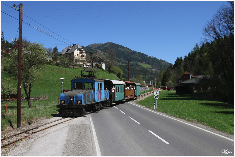 Anl�sslich der Ausstellungser�ffnung „175 Jahre Eisenbahn in �sterreich“ in Mixnitz, gab es am 28.4.2012 zwei Sonderz�ge mit der Lok E3 auf der Breitenauerbahn. 
Breitenau St.Jakob 