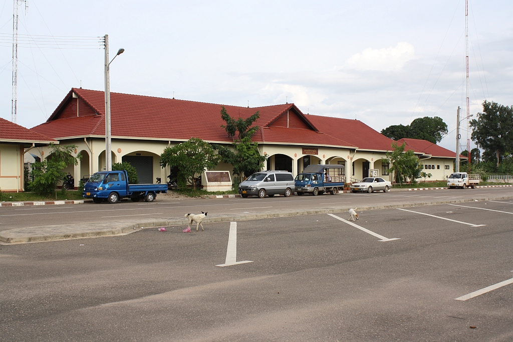 Ansicht des Bf. Thanaleng vom Vorplatz am 17.Juni 2011.