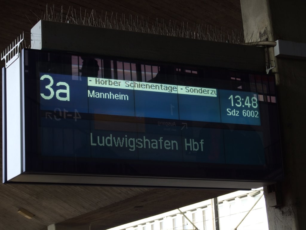 Anzeigetafel in Heidelberg Hbf
Anlsslich der 27. Horber Schienentage fuhr die Teilnehmer auf der Abschlussexkursion ein 425er von Horb (Neckar) ber Heilbronn, Eppingen und Sinsheim nach Mannheim.

Heidelberg, der 22.11.09