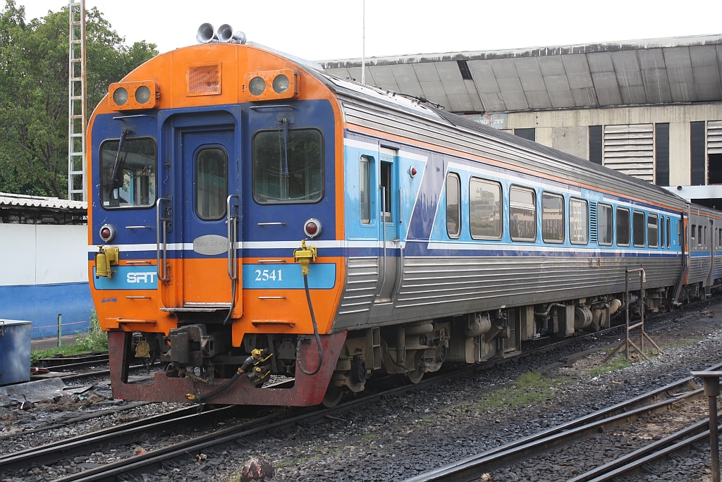 APD.60 2541 am 10.Mai 2012 im Depot Hua Lamphong.


