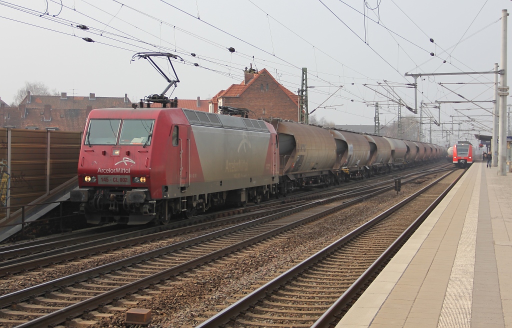 Arcelor-Mittal 145-CL 002 mit Staubkesselwagen in Fahrtrichtung Ost. Aufgenommen am 17.03.2012 in Hannover Linden/Fischerhof.