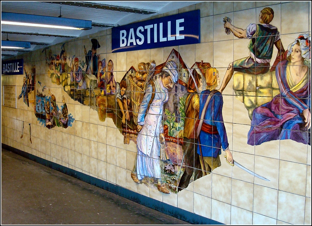 Archiv: Szenen der franzsischen Revolution, dargestellt an den Kachelwnden der Pariser Metro-Station  Bastille . 15.7.2009