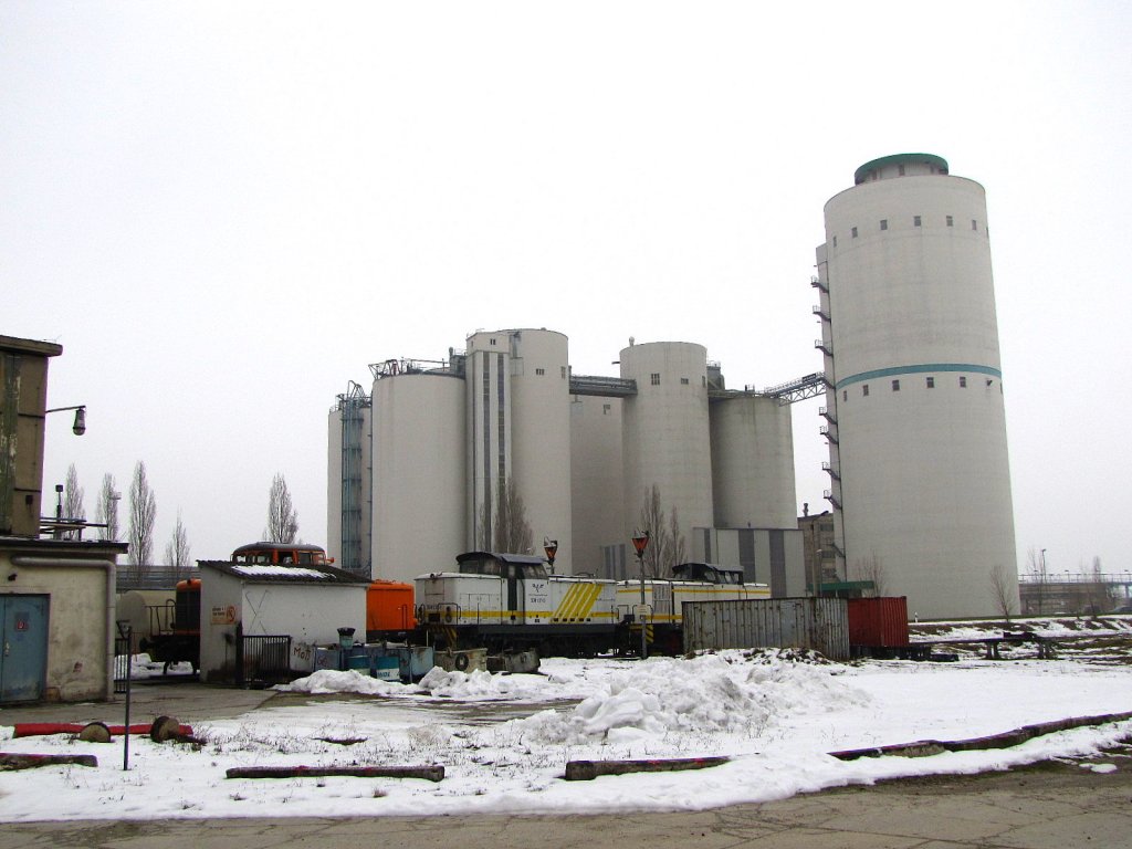 Arco Werksgelnde am Zementwerk Karsdorf, vom freizugnglichen Teil aus fotografiert; 21.01.2010