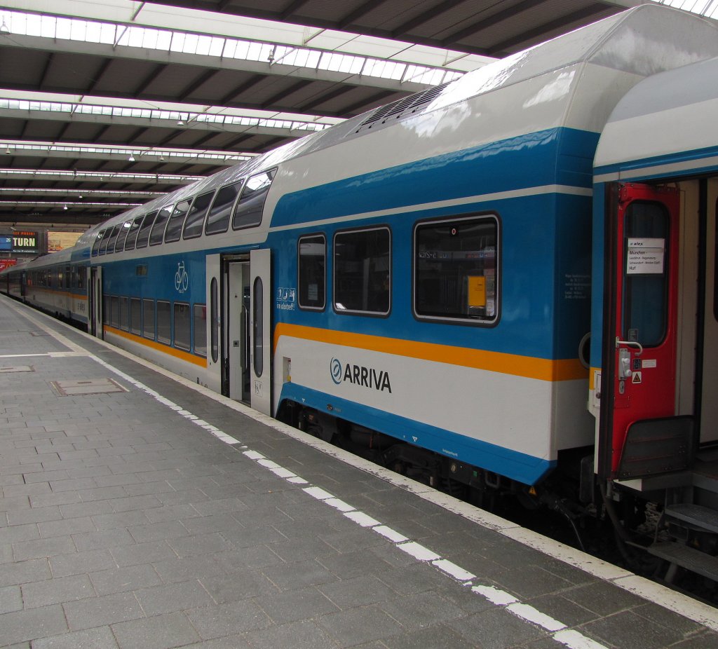 ARRIVA D-VBG 55 80 26-75 602-0 DBpz, im ALX 87010 nach Hof Hbf, in Mnchen Hbf; 26.09.2010
