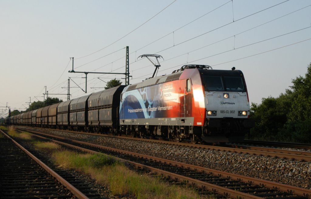 Ascendos Rail Leasing 185-CL 002 (185 502)  Salzgitter Mannesmann Precision , vermietet an Captrain Deutschland, mit leerem Schttgutwagenzug Bremen Stahlwerke - Bottrop Sd (Diepholz, 03.07.12).