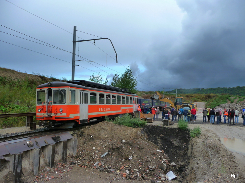 asm  / Kieswerk Hurni - Extra Kiesfahrt fr das Publikum in der Grube Finsterhennen Beladen des kieszuges der asm anlsslich eines Tag der offen Tr der Firma Hurni Kies aus Sutz am 27.08.2011