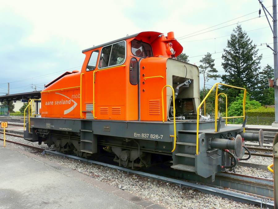 asm 1435 mm - Diesellok Em 837 826-7 im Bahnhof Niederbipp am 20.05.2010