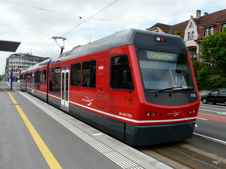 asm - Be 4/8 112 bei der asm Haltestelle vor dem Bahnhof Solothurn am 21.05.2010