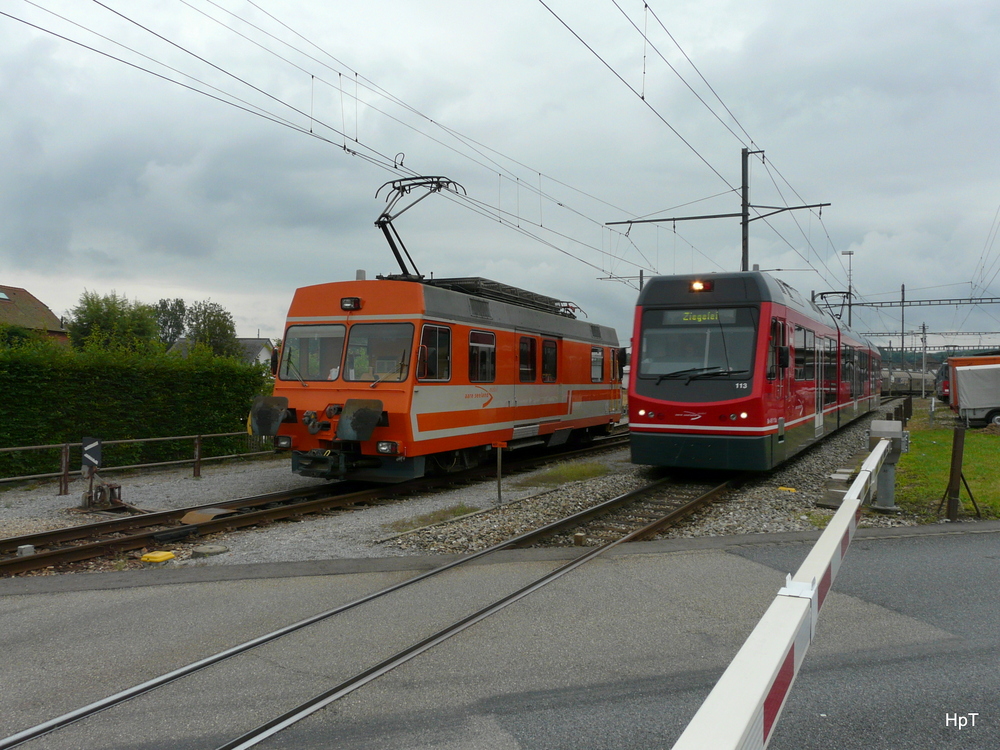 asm Oberaargau - De 4/4  121 und Regio Be 4/8 113 unterwegs in Langenthal am 30.08.2012