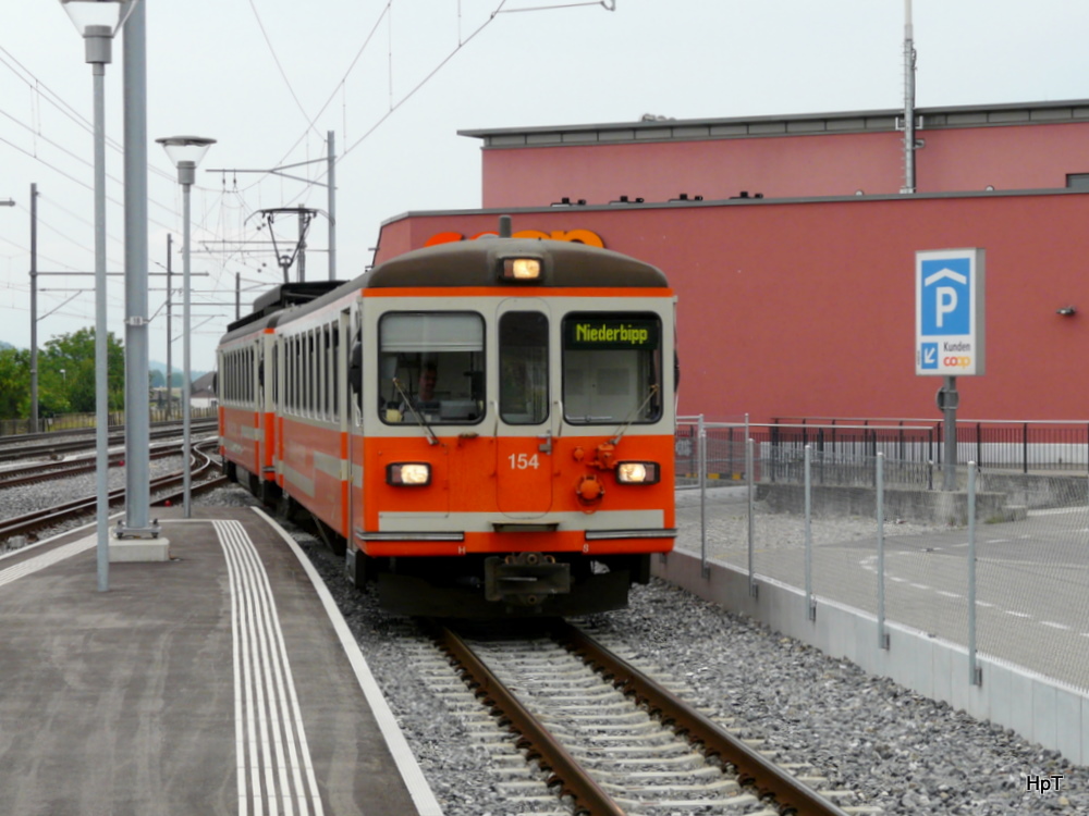 asm Oberaargau - Steuerwagen Bt 154 mit Triebwagen Be 4/4 104 bei der einfahrt in den Bahnhof Niederbipp am 10.07.2011