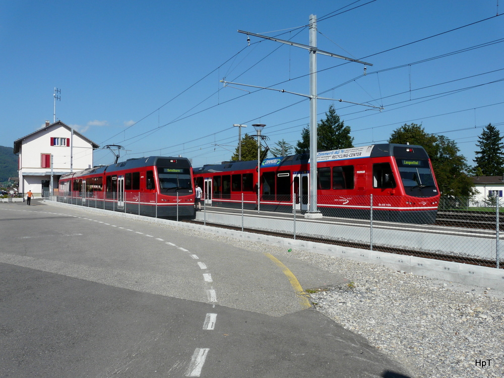 asm Oberaargau - Triebwagen Be 4/8  111 und Triebwagen Be 4/8  110 im Bahnhof Niderbipp am 20.08.2011