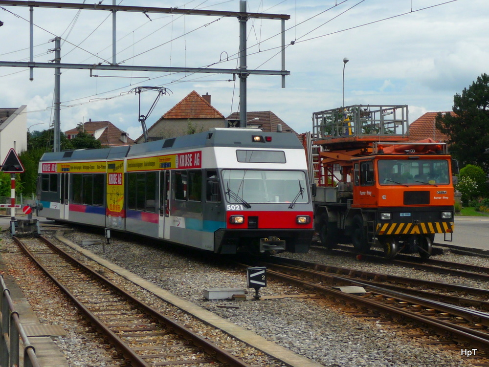 asm Seeland - Triebwagen Be 2/6  502 bei der einfahrt in den Bahnhof Tuffelen am 26.07.2011