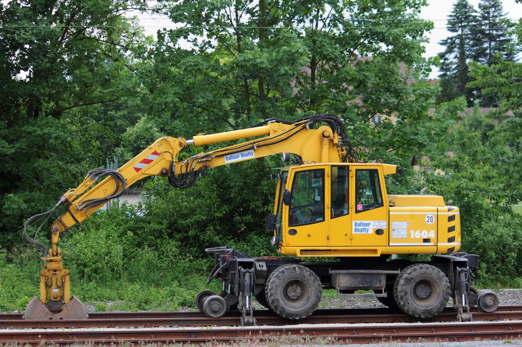 боковой экскаватор. Jcb 4 cx с вибропогружателем. вибропогружатель сваи вп 80. вибропогружатель esf 6m. вибропогружатель movax sph 80.