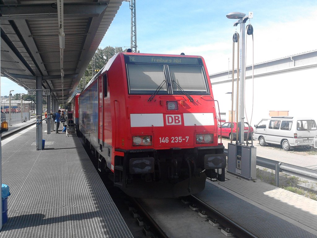 Auch 146 235-7 stand auf dem BW Fest in Freiburg (Brsg). (24.06.2012)