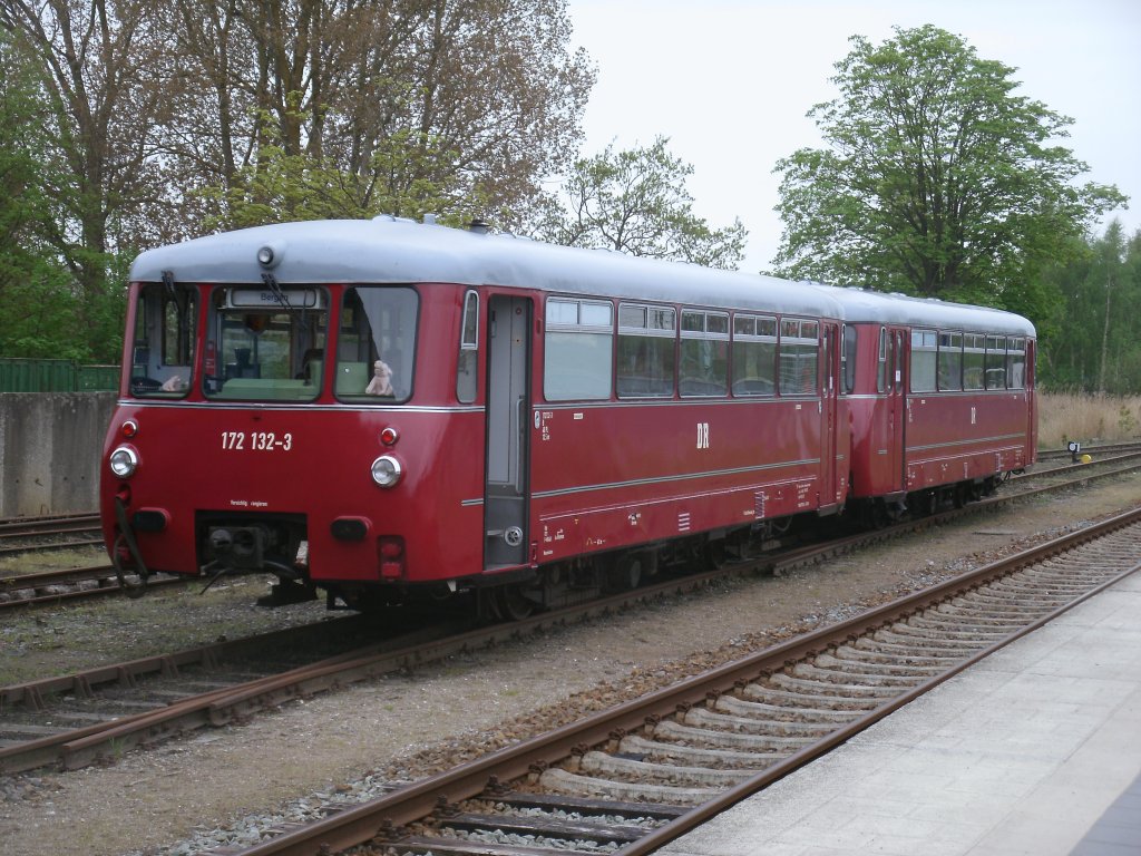 Auch 2013 kommt es wieder,zwischen Bergen/Rgen und Lauterbach Mole,zum planmigen LVT-Einsatz.Neben dem LVT kommt auch wieder die PRESS 112 565 und erstmalig die 118 770 auf der Strecke zum Einsatz.Am Morgen vom 11.Mai 2013 stand der 172 132/171 in Bergen/Rgen.