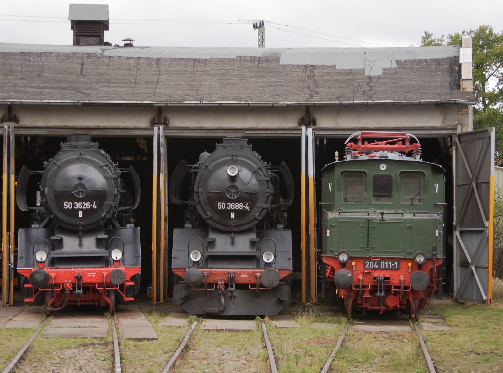 Auch diese 3  alten Ladys  lieen sich am 08.10.2011 beim Eisenbahnfest im Bahnmuseum Bw Weimar bewundern.