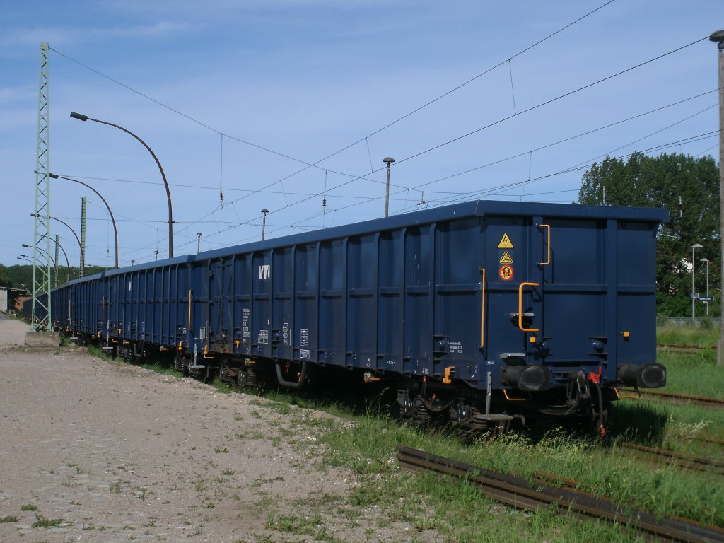 Auch am 01.Juni 2011 waren die leeren Eanos-Wagen auf der Ladestrae in Bergen/Rgen noch nicht beladen.