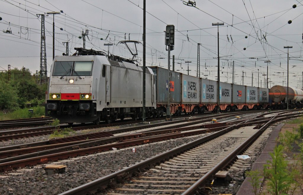 Auch am 22.05.2013 stand 186 149, die zu diesem Zeitpunkt an CRS - Continental Rail Services B.V aus Rotterdam (NL) vermietet war, mit einem KLV im Wormser Rangierbahnhof und wartet auf die Weiterfahrt gen Mannheim. Seit dem Juni 2013 ist sie bei NS Hispeed - Nederlandse Spoorwegen N.V. in Utrecht (NL) vermietet.