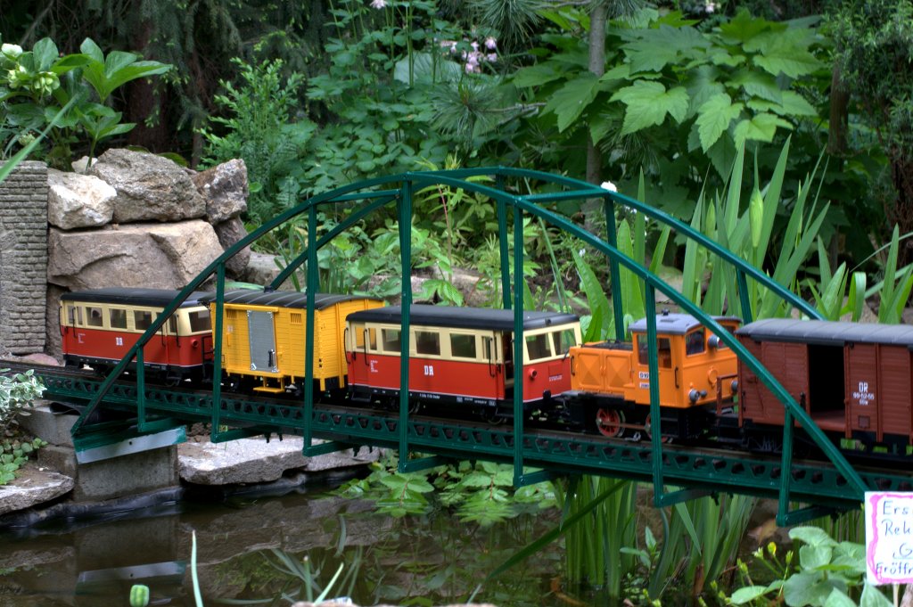 Auch am  heutigem  Pfingstmontag , dem M�hlentag, finden noch Sonderfahrten �ber die
neuer�ffnete Grundbr�ck statt. F�r Radler und Reiter wurde ein gelber G-Wagen eingestellt.20.03.13  11:34 Uhr