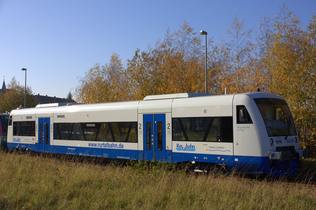 Auch in den AVV kommen Regio-Shuttles. Die Rurtalbahn mchte insgesammt 5 Stck dieser Bauart bis Ende 2011 besitzten. Der erste ist schon ausgeliefert und stand am 12.11.2011 in Dren Distelrath. Es ist der 650 740-3.