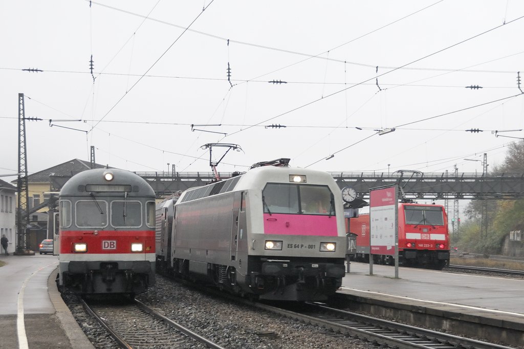 Auch bei schlechtem Wetter werden durch den Eurosprinter internationale Loks quer durch das Land gezogen... hier auf dem Weg nach Mnchen-Allach. (Geislingen/Steige, Nov. 2009).
