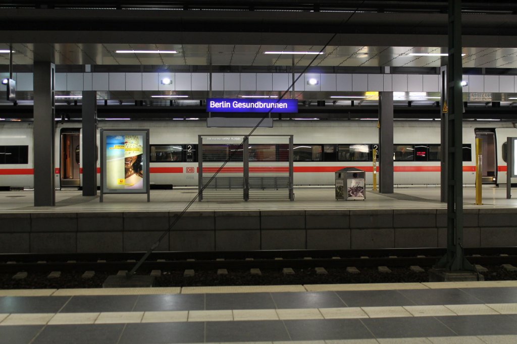 Auch Berlin-Gesundbrunnen ist ein Berliner Fernbahnhof. Hier endet am 27.04.2012 gerade der ICE 1602 aus Mnchen. 