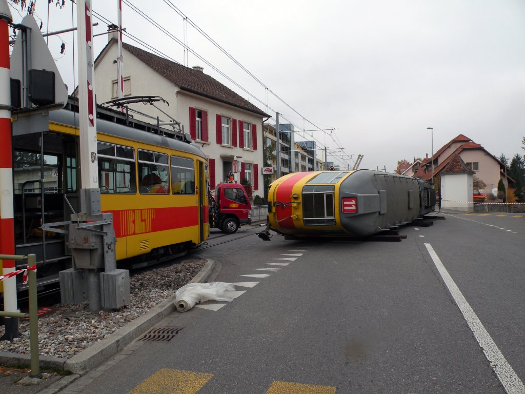 Auch der Dwag 143 ist in Position gefahren worden. Die beiden Wagen waren als Doppeltraktion unterwegs. Die Aufnahme stammt vom 10.11.2011.