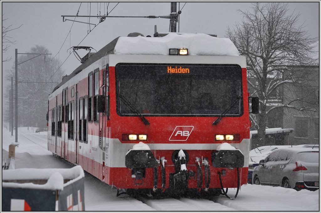 Auch in Heiden schneit es krftig. BDhe 3/6 25 erreicht die Endstation. (17.01.2013)