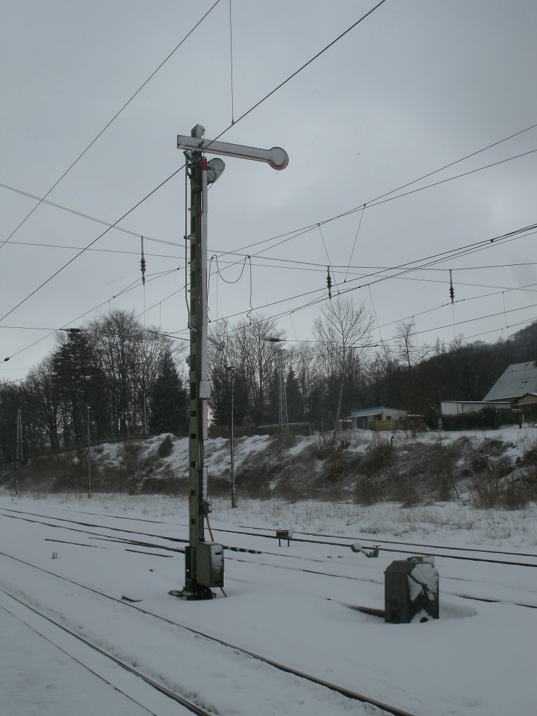 Auch das Sassnitzer Ausfahrsignal  C  blieb vom Winter nicht verschont.Aufgenommen am 29.Mrz 2013.