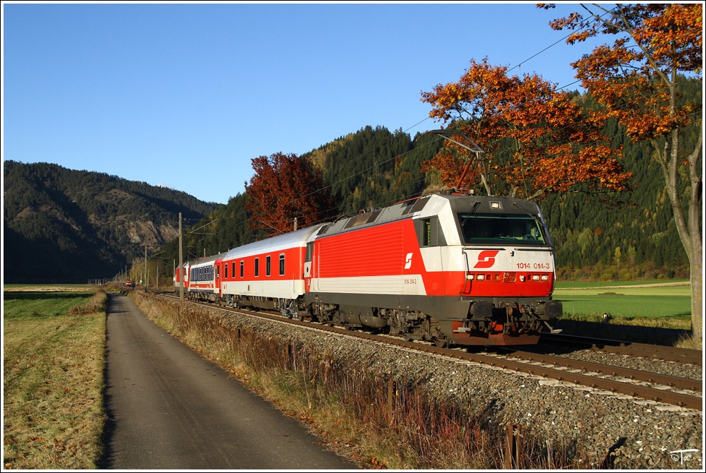 Auch diese Woche gab es wieder Messfahrten mit der BR 1014 im Murtal.Hier fahren die beiden E-Loks 1014 014 + 1014 003 mit dem Messzug und einem DB WLABmz  als SLP 97719 von St.Michael nach Knittelfeld. 
St.Lorenzen 23.6.2010