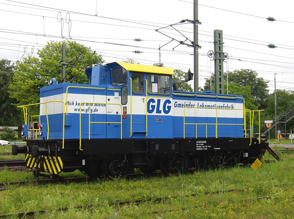 Auf dem Abstellgleis im Bahnhof von Konstanz steht am 18.06.2011 die Henschel DHG 700 C der Gmeinder Lokomotivenfabrik.
Fotostandpunkt war die ffentliche Strae zum Parkplatz am See.