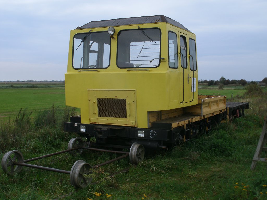 Auf dem ehmaligen Bahnhofsgelnde von Bresewitz steht dieses Skl-Fahrzeug.Aufnahme am 17.September 2011.