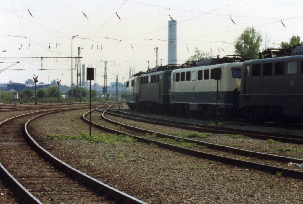 Auf dem Gel�nde des Ausbesserungswerks M�nchen-Freimann. Im Sommer 1991 hatte ich die Gelegenheit, das Bahnbetriebswerk zu besichtigen.