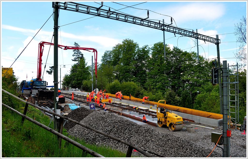 Auf dem Uetliberg werden behindertengerechte Hochperrons gebaut. (27.05.2013)