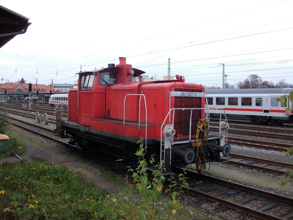 Auf ihrem Stammabstellplatz in Stralsund stand am 13.November 2010 362 567.