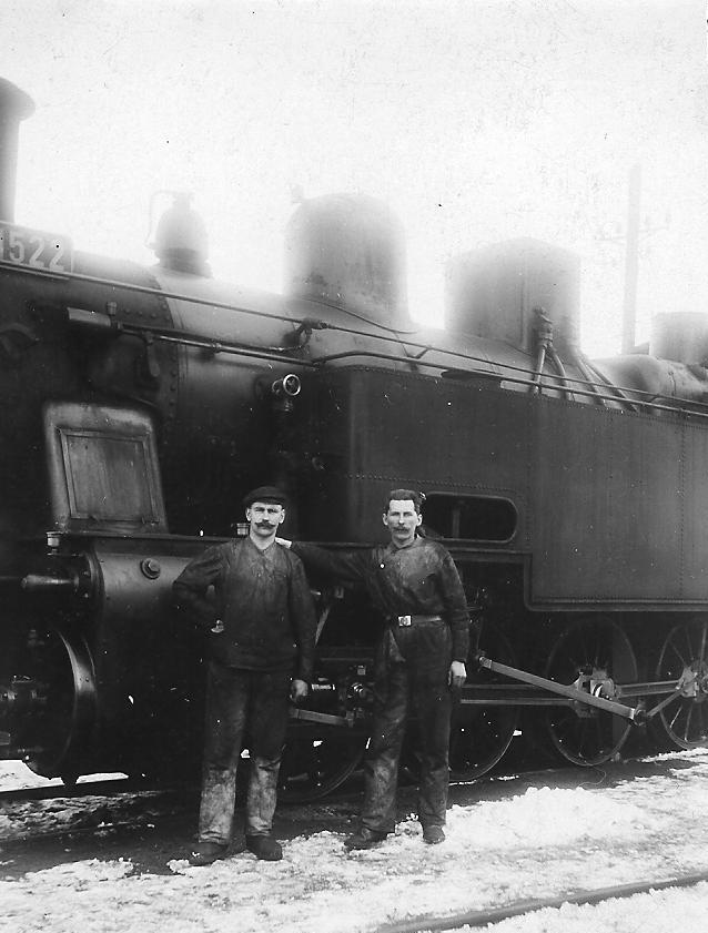 auf der Rckseite des Fotos:  zur Erinnerung... Dresden-Friedrichstadt d. 26.II. 1912 was ist das fr eine Lok? 