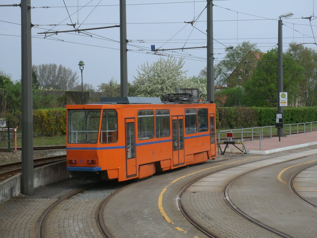 Auf seinem Stammabstellgleis stand der Tw 551,am 09.Mai 2013,in Rostock im Depot Hamburger Strae.Aufgenommen ber den Zaun.
