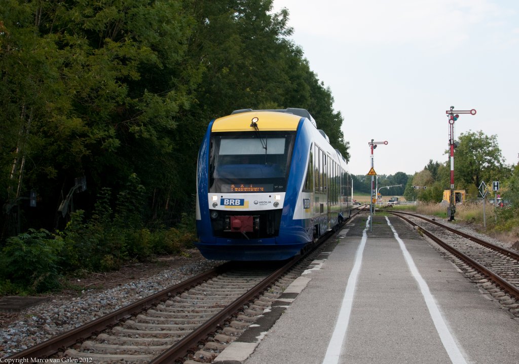 Auf die Strecke von die AmmerseeBahn (KBS985/Schondorf) findet mann noch Formsignale, hier ist ein Baureihe 648 von BrB unterwegs von Augsburg nach Peißenburg am 11 sept 2012.