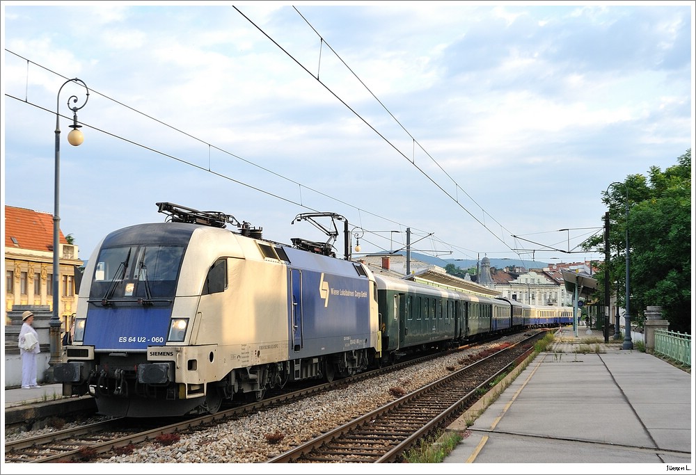 Aufgrund eines Tagesausfluges der Pfarre Wien/Gersthof wurde ein privat gefhrter Sonderzug in Verkehr gesetzt. Durchfhrendes EVU war die Steiermarkbahn (STB), welche zur Traktionierung eine Maschine der Wiener Linien Cargo (WLC) anmietete. Hier die ES64U2-060 mit dem Lp 19618 bei der Einfahrt/Bereitstellung in Gersthof; Wien, 13.6.2010.