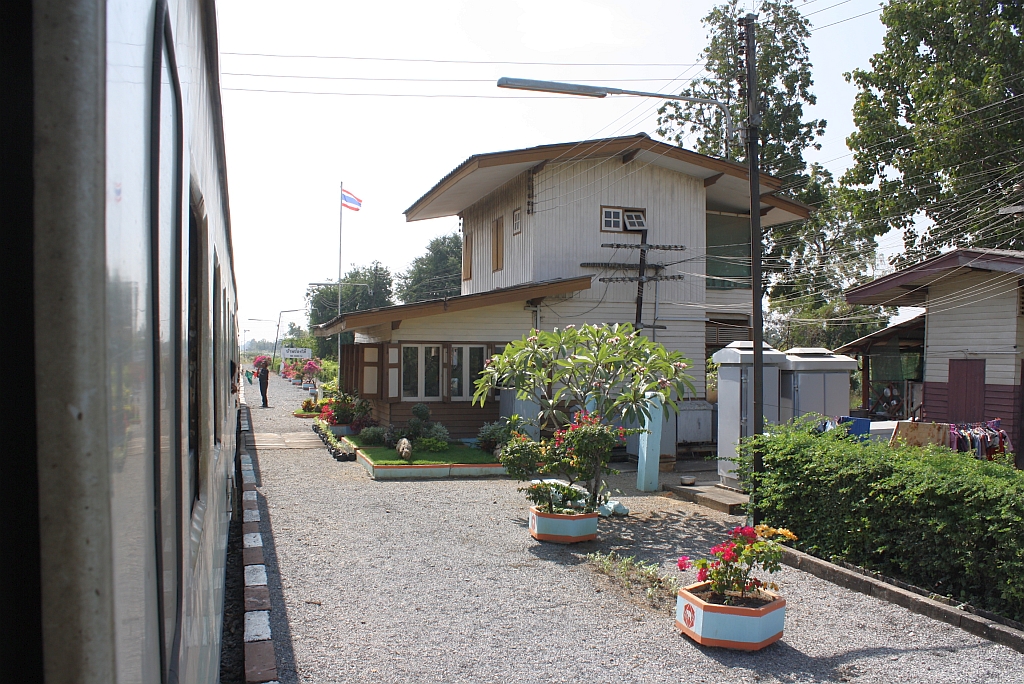 Aufnahmsgebude des Bf. Ban Chong Tai am 05.Dezember 2010.