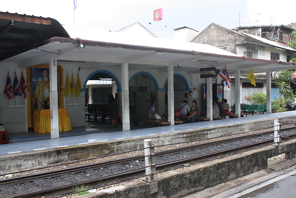 Aufnahmsgebude des Bf. Talat Phlu am 06.Juni 2012.