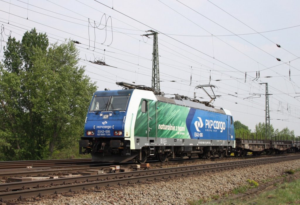 Aus Burg kommend in Magdeburg Rothensee..  PKP-Cargo EU43-006 in Magdeburg Rothensee am 28.4.2011

Die polnische BR185 macht einen guten optischen Eindruck