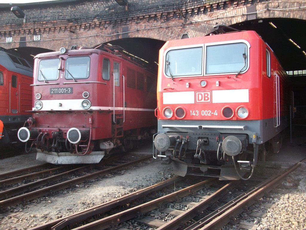 Aus Halle in die Einsatzstelle Berlin Lichtenberg gekommen waren am 02.und 03.Oktober 2010 die 211 001 und 143 002.