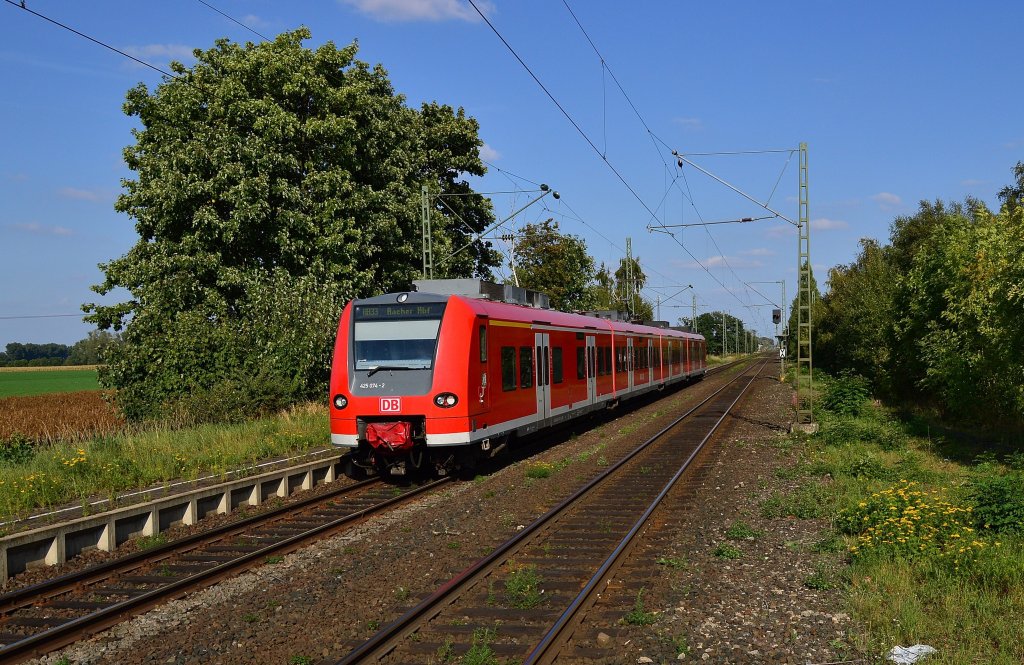 Aus Krefeld-Fostwald kommend f�hrt gerade den 425 074-2 als RB 33 nach Aachen in den Bahnhof Anrath ein....Sonntag 16.9.2012