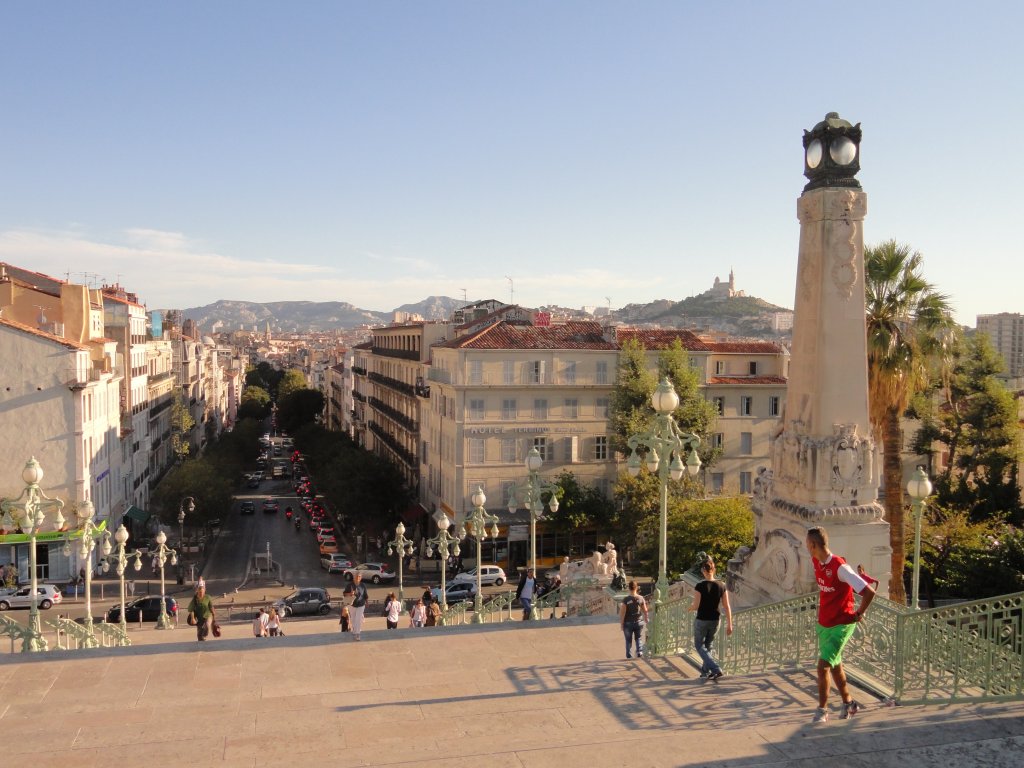 Ausblick vom Bahnhof Marseille-St.Charles auf die Stadt
