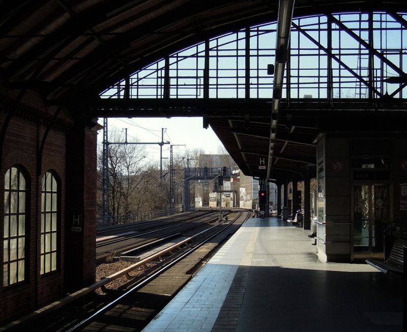 Ausblick nach Westen: im Berliner S-Bahnhof  Bellevue . 22.3.2012