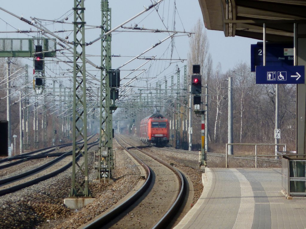 Ausfahrende S-Bahn in Richtung Dresden HBF/Meissen mit 5 Minuten Versptung.
Dresden Reick 03,03,11