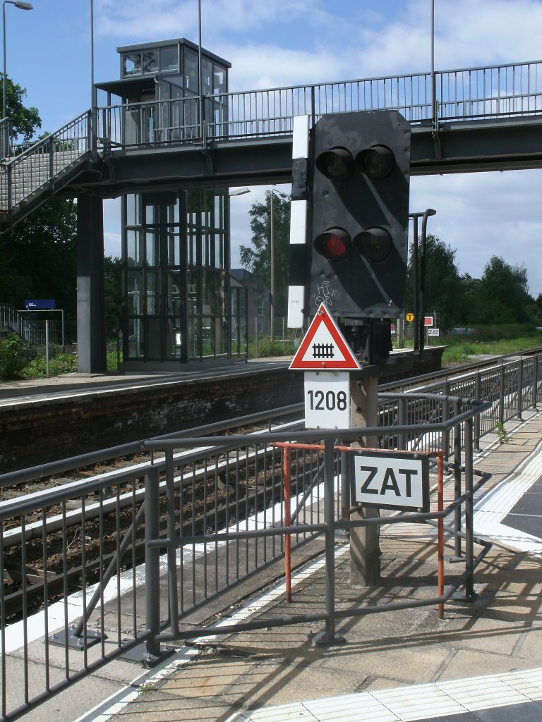Ausfahrsignal fr die Berliner S-Bahn,am 12.Mai 2012,im S-Bahnhof Berlin Biesdorf.
