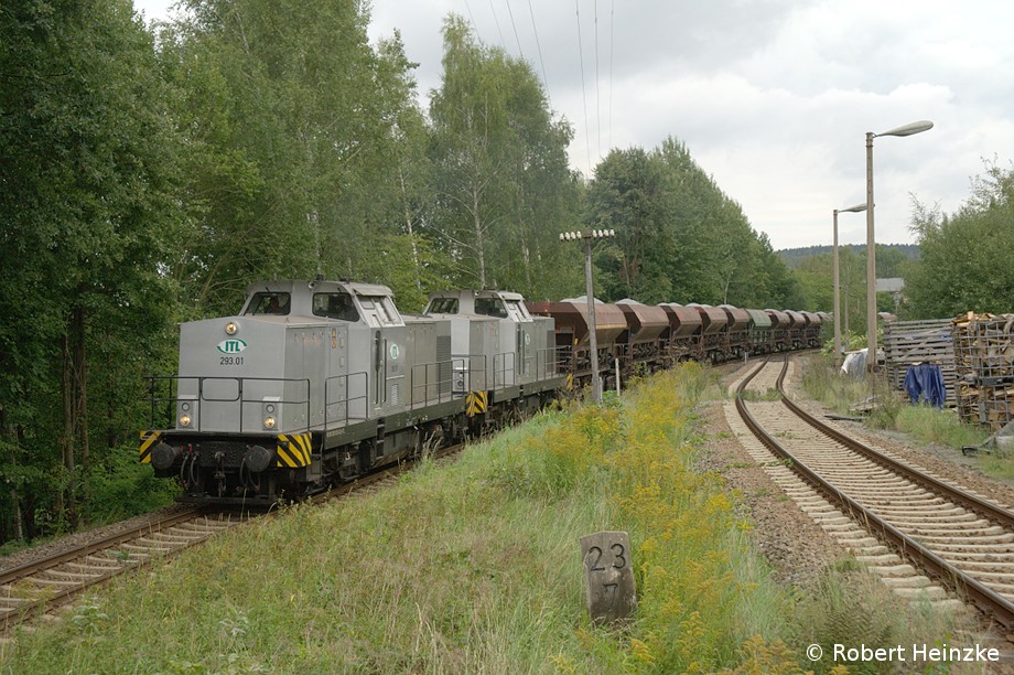 Ausfahrt von 293.01 und 293.02 nach Bischofswerda am 09.09.2011 aus Neukirch West